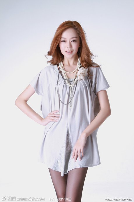 美女服装摄影图_淑女装_女性女人_人物图库