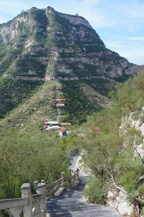 抱犊寨风景区