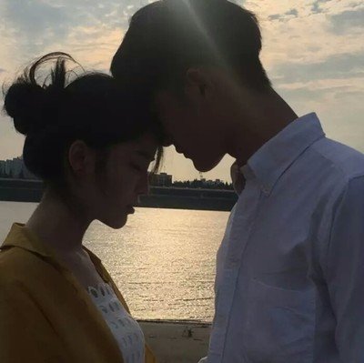 微信头像男背影孤独(6张)_情侣头像_表白图片网