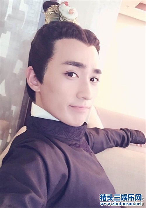 图 演员朱一龙个人资料简介女友是谁杨净如吗