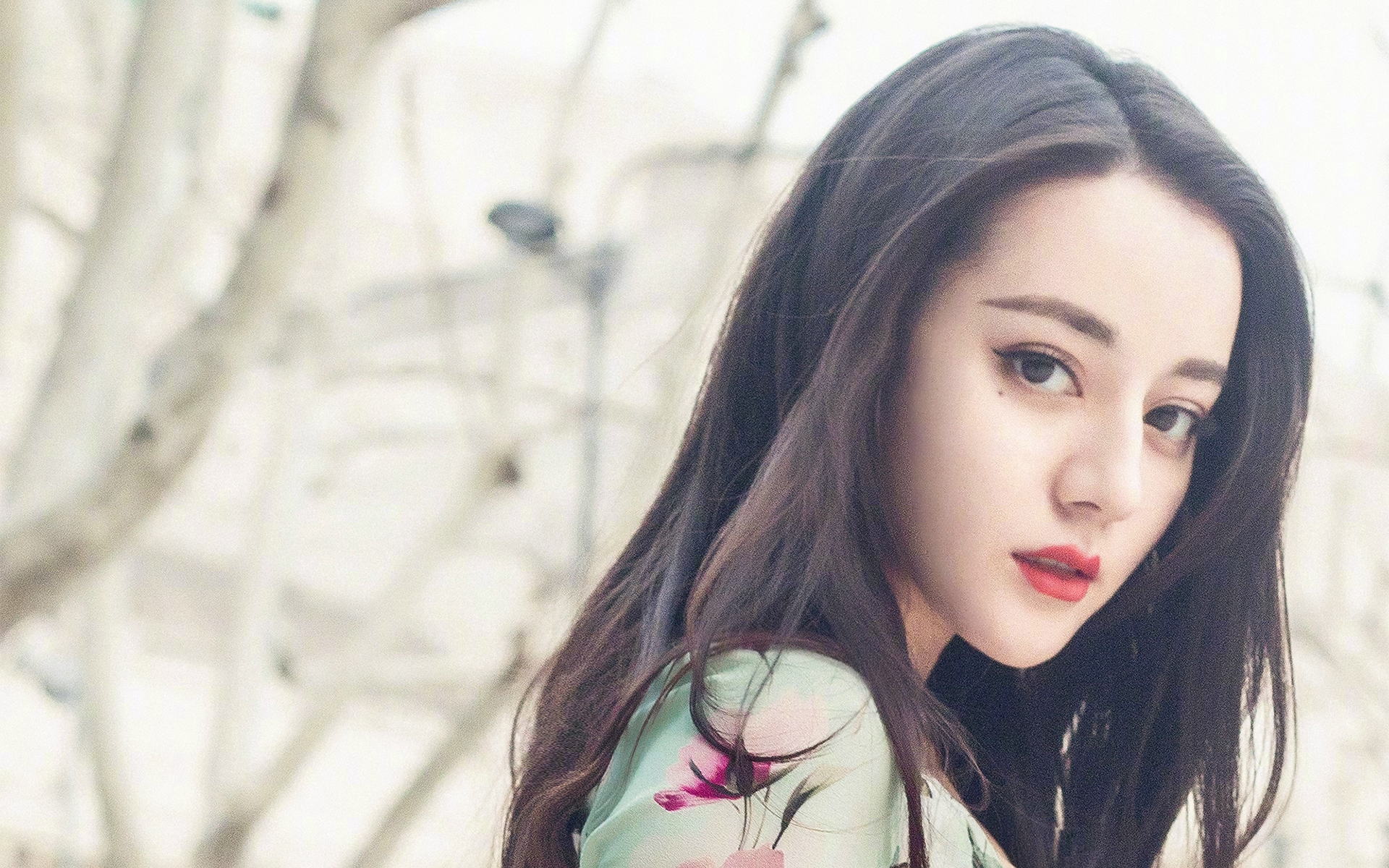 妩媚清新迪丽热巴壁纸_超妩媚的美女胖迪