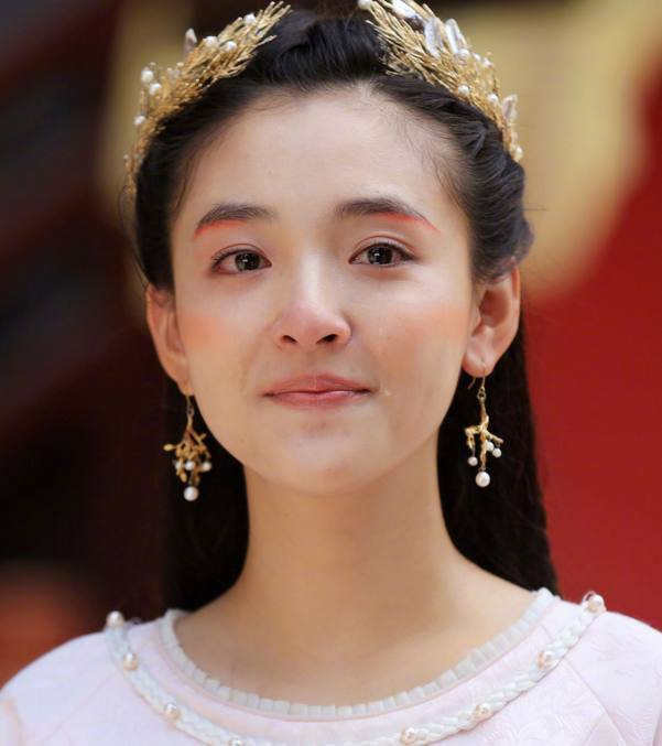 这些古装女星流泪的剧照,吴倩哭的是最坚强的