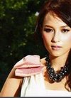 楠迪·宗拉维蒙:模特歌手出道,与泰国著名演员...