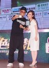 陈百祥出席活动熊抱陈法蓉 讽刺佘诗曼:她年纪...