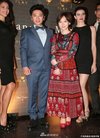 孙耀威夫妇婚后首次一起出席活动 二人在现场...