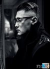 余文乐登封面 酷感造型显成熟绅士格调