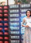 穆婷婷着纱裙亮相时装周 清新甜美受追捧- Mic...