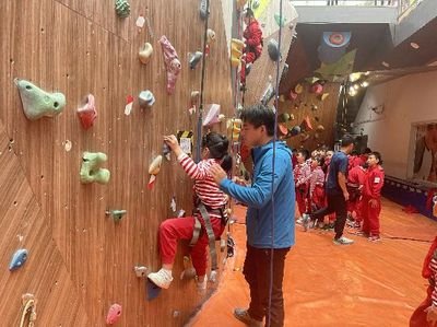 以健康学校建设撬动育人理念深层变革