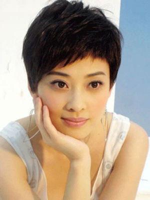 短发烫发头