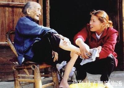 泡脚脚起泡是怎么回事