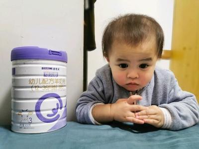 月子里宝宝吃母乳拉稀正常吗