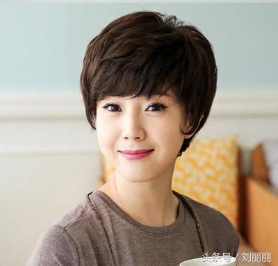 五十五岁的女人的发型