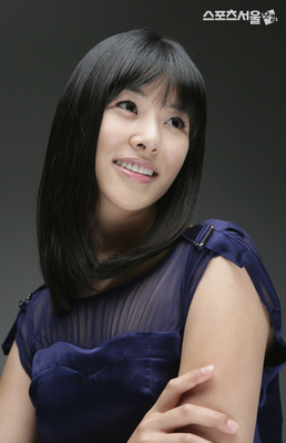 张申英孕后成功瘦身拍写真