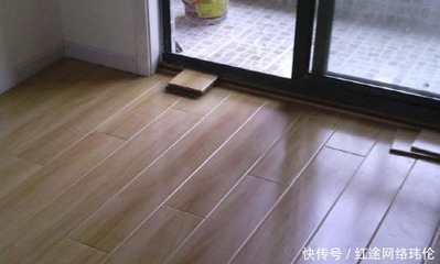 铺木地板自流平