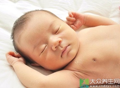 新生儿皮肤多久会变白