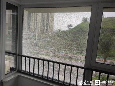 阳台玻璃突然爆裂原因