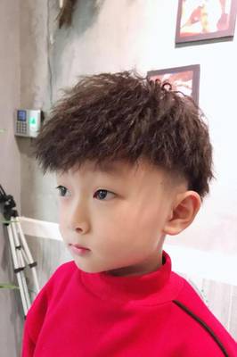 头圆适合什么发型