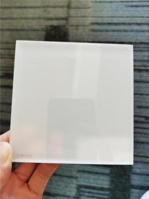 白色玻璃