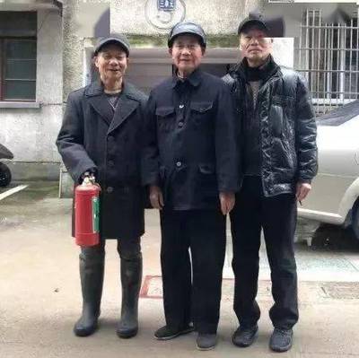 家里大门冲厨房