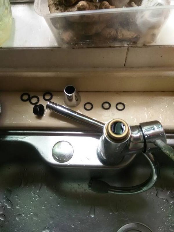 厨房弯管漏水怎么办