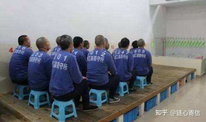 看守所晚上睡觉图片