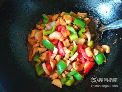 青椒炒鸡腿菇做法大全家常