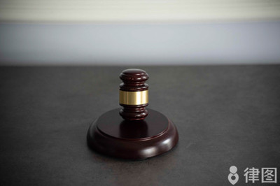 辩护人伪造证据罪