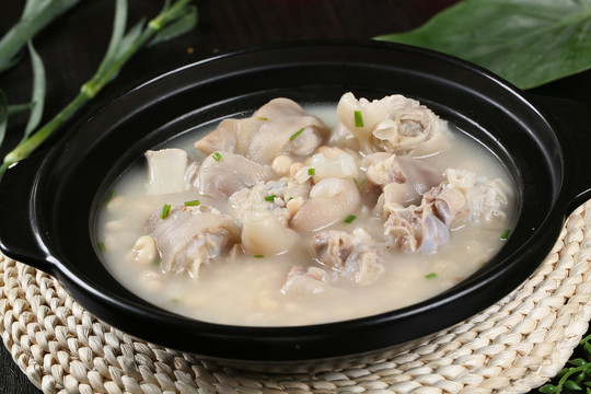咸猪脚焖黄豆做法大全家常