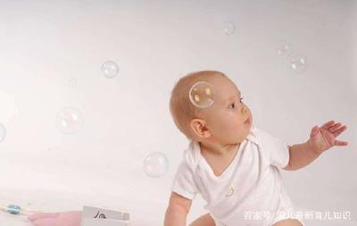 新生儿每天打嗝正常吗