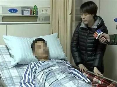 嘴唇上面和下面长痘痘
