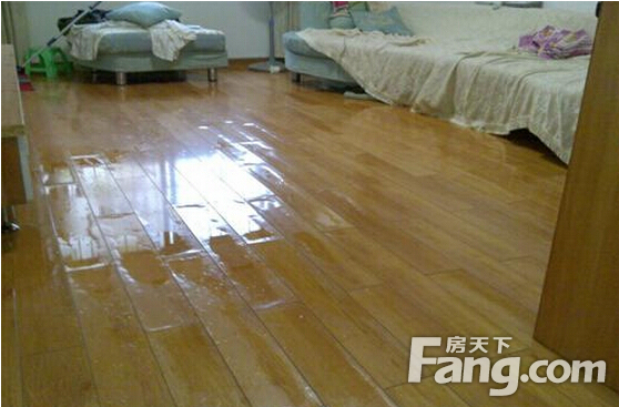 地板泡水了怎么办