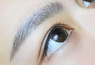 身上来月经能纹眉吗