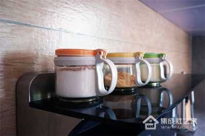 顶吸式烟机和橱柜设计