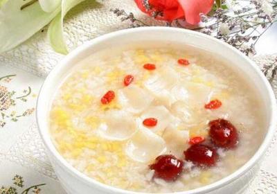 怀孕能吃银耳莲子羹吗