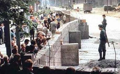 柏林墙于第几次柏林危机时建立