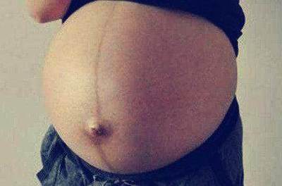 怀男宝宝的肚子图片