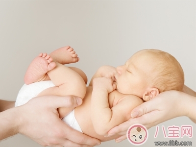 新生儿拉肚子什么原因引起的