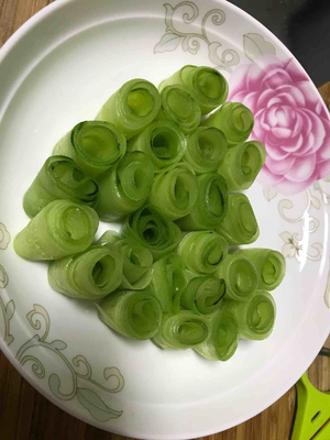 黄瓜香菜凉拌的做法