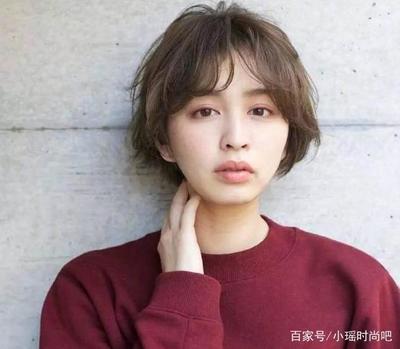 脖子长适合短发吗