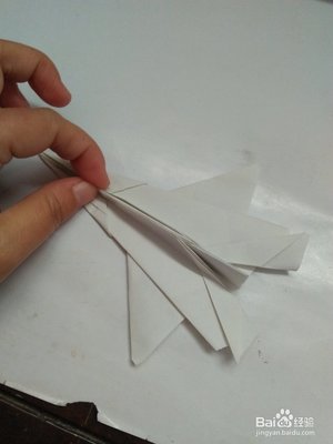 超厉害的纸飞机折出来