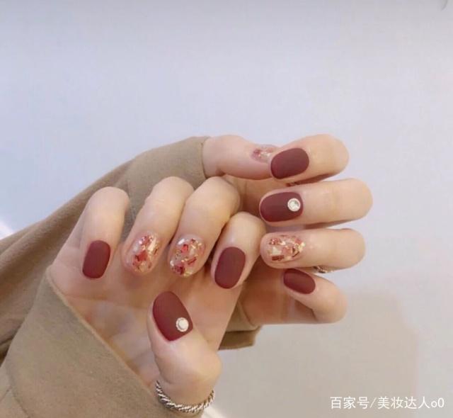 磨砂美甲红色