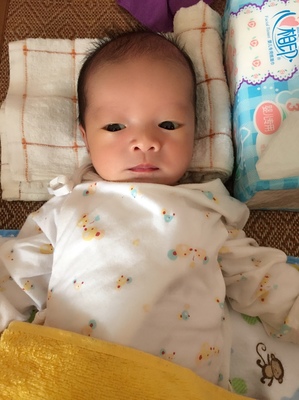 一个月小孩