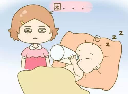 新生儿总是吐奶是怎么回事