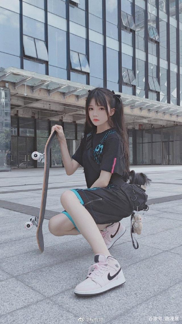 桜桃喵 - 狼崽崽 [60P 1.05G]