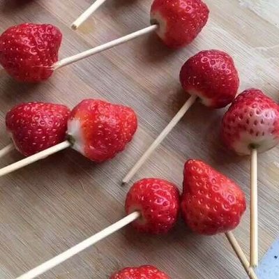 一个草莓糖葫芦多少钱