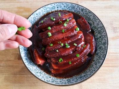 孕妇可以吃梅菜扣肉吗