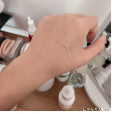 先擦面霜还是精华