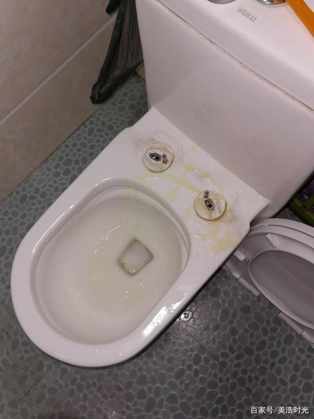 马桶盖拆除