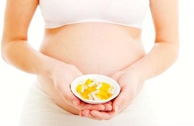 孕妇十二周一下要吃多少片叶酸