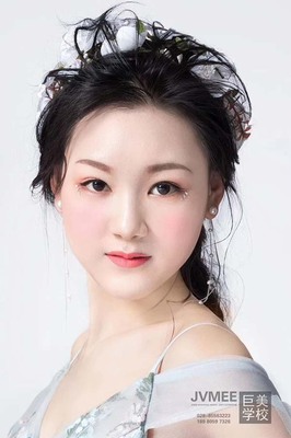 学化妆多久可以考证